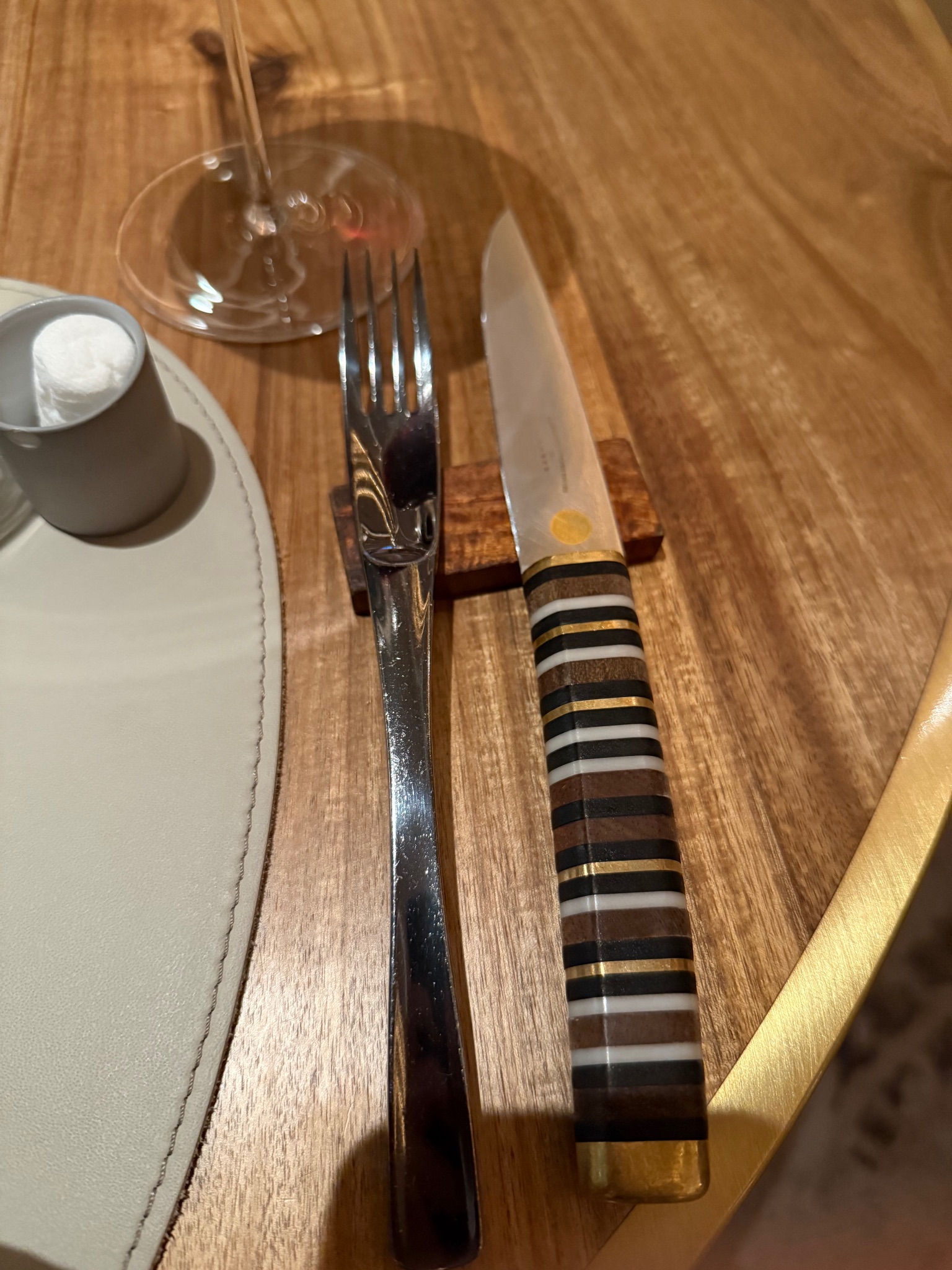 Four Seasons Hotel Hong Kong